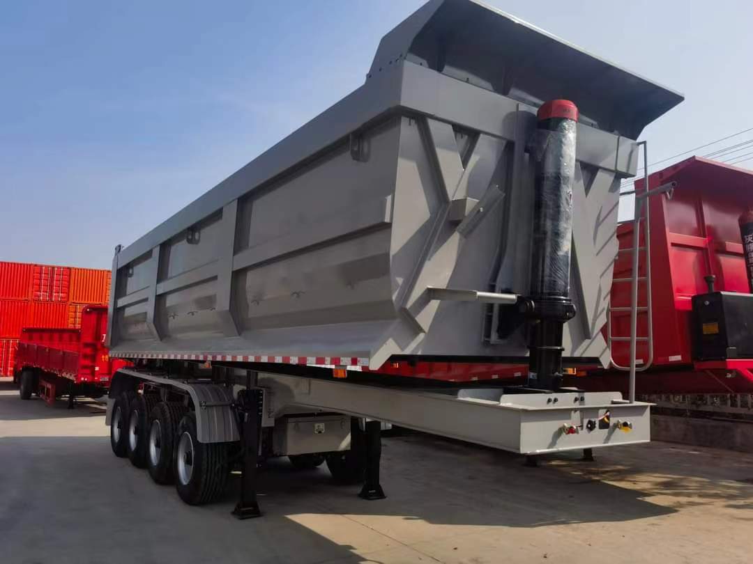 Dump semi-trailers ordered by Indian customers to transport earthworks