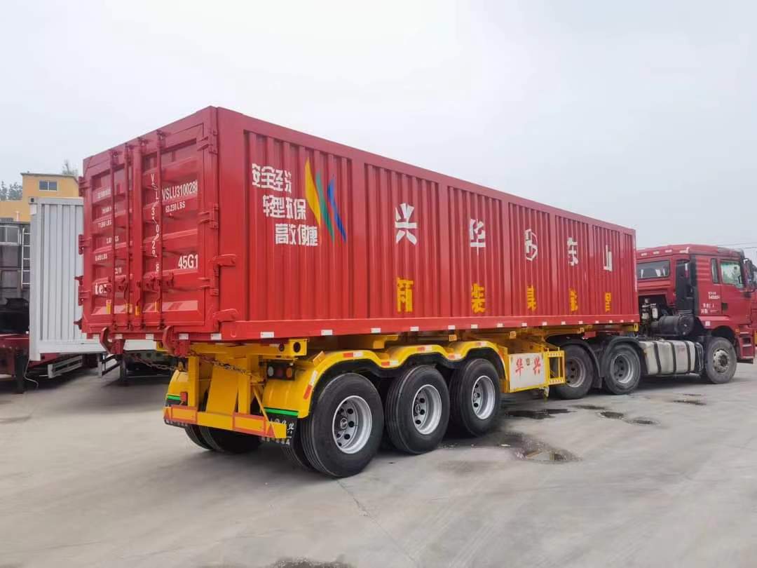 Side-turning semi-trailer ordered by Brazilian customer to transport stone