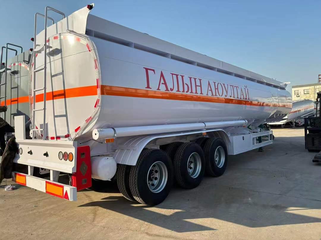 38 cubic meter aluminum alloy oil semi-trailer