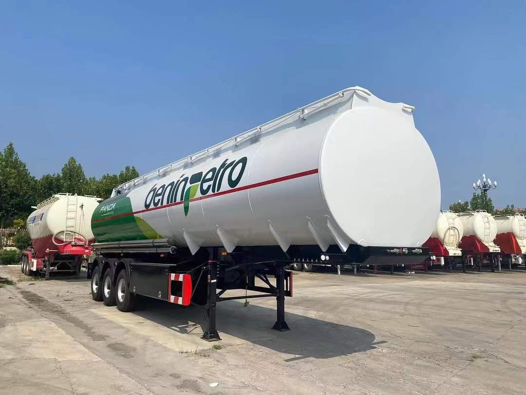 43 cubic meters flammable liquid tank transport semi-trailer