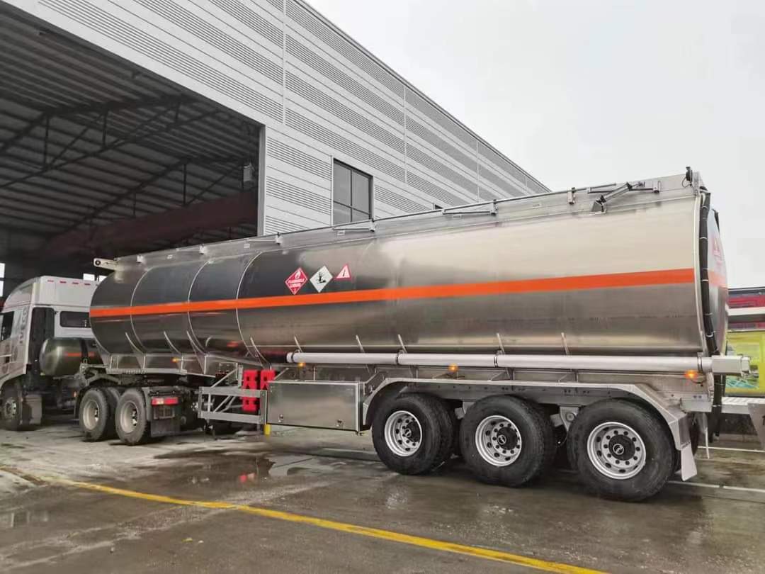 45 cubic meters flammable liquid tank transport semi-trailer