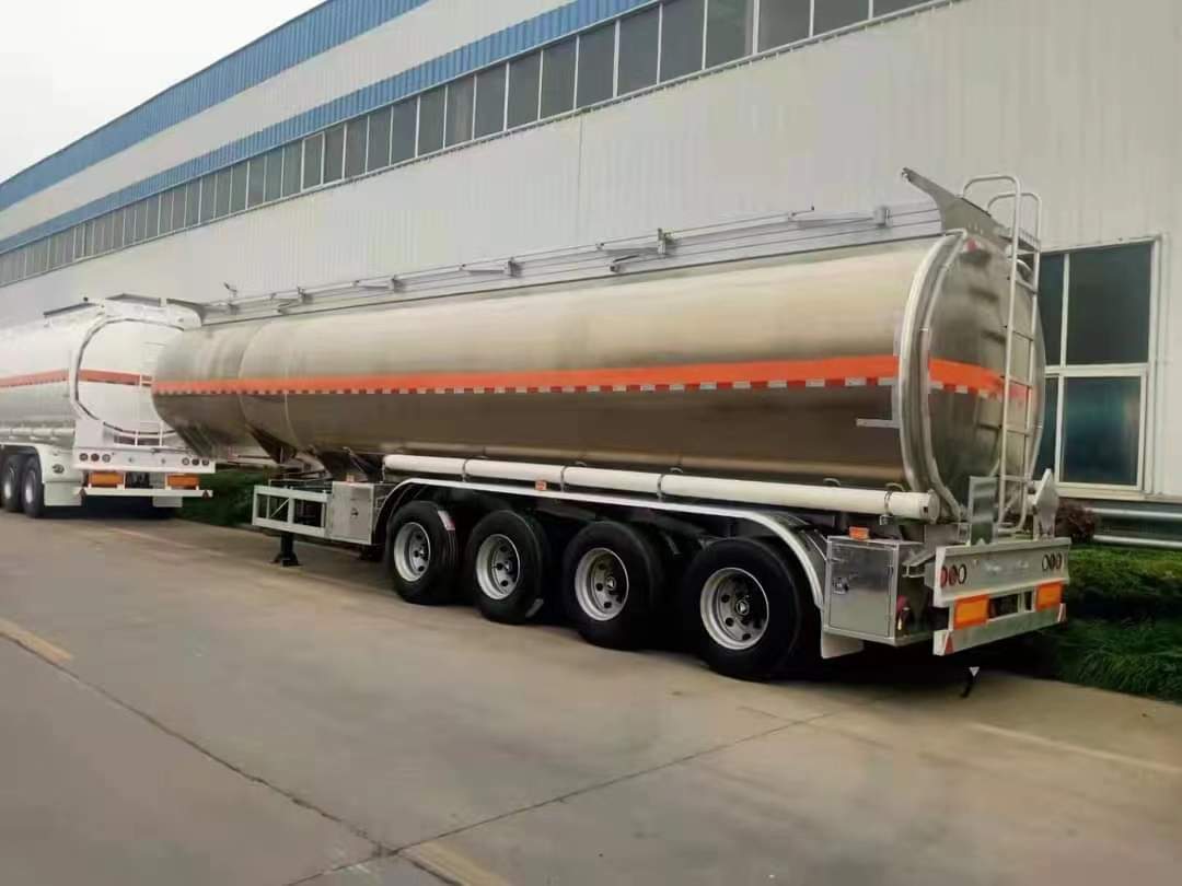 18 cubic meter oil tank transport semi-trailer