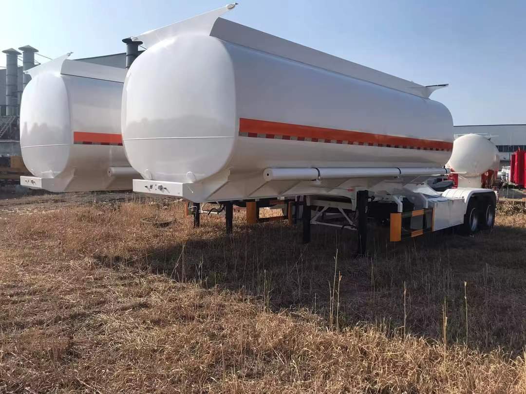 Liquid tank semi-trailer ordered by Philippine customer to transport chemicals