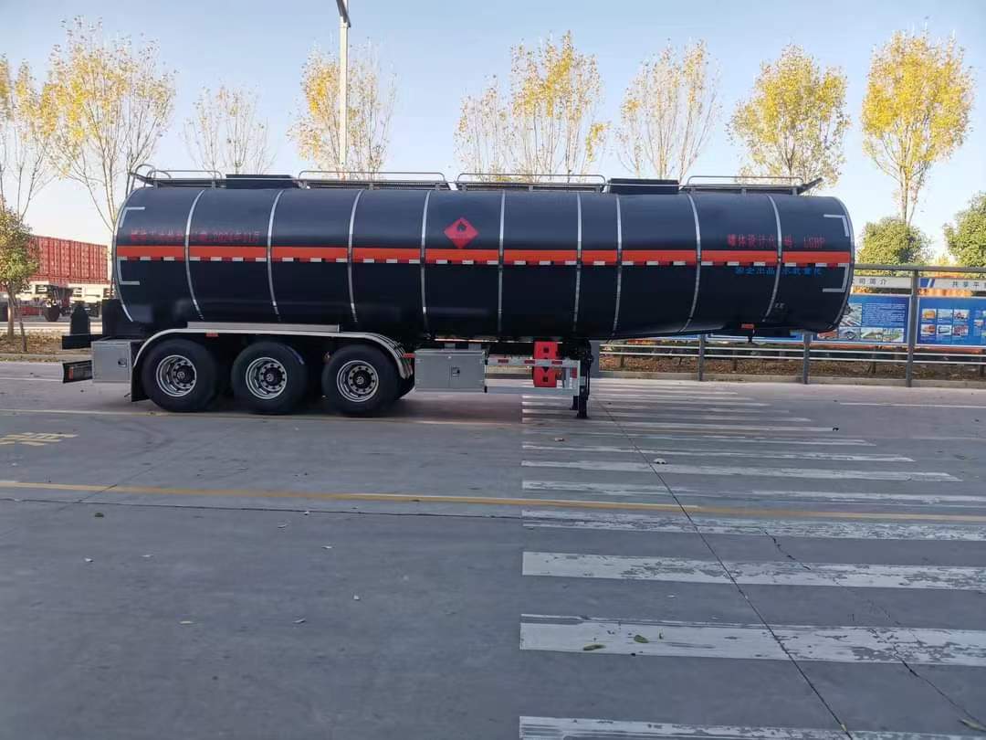 52.6 cubic meter cryogenic liquid transport semi-trailer