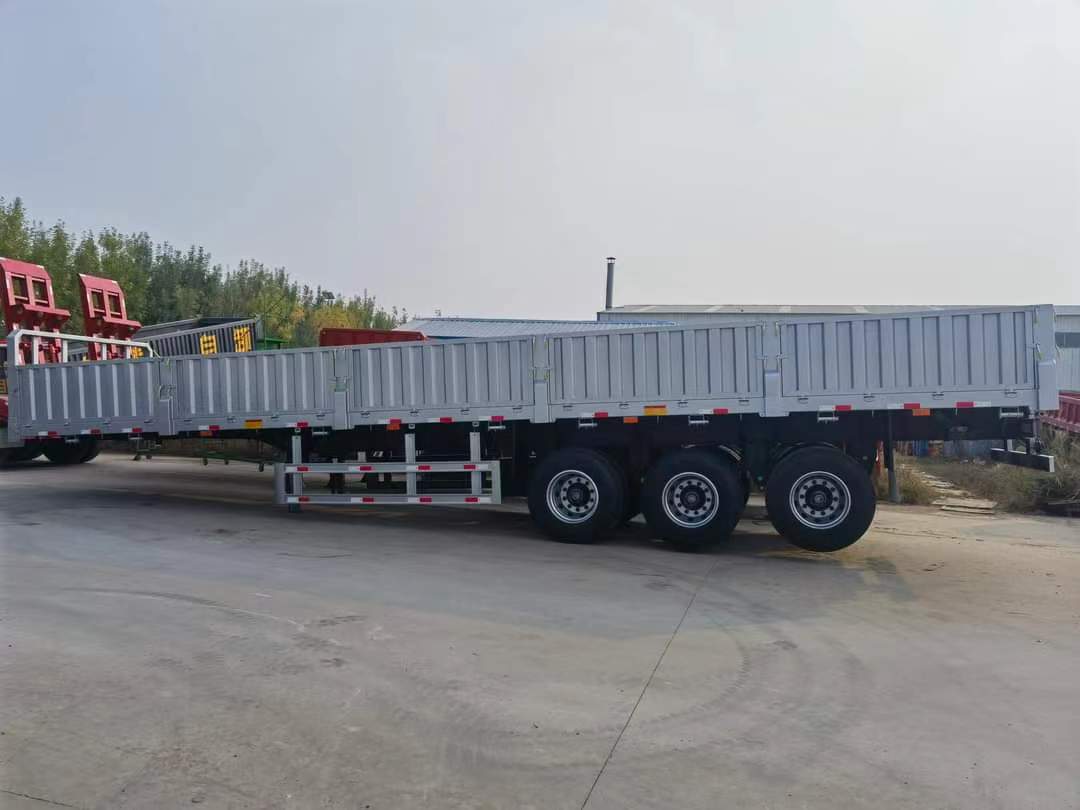 13-meter straight beam and railing semi-trailer