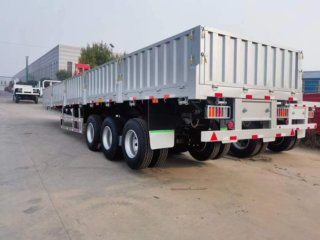 13-meter straight beam and railing semi-trailer