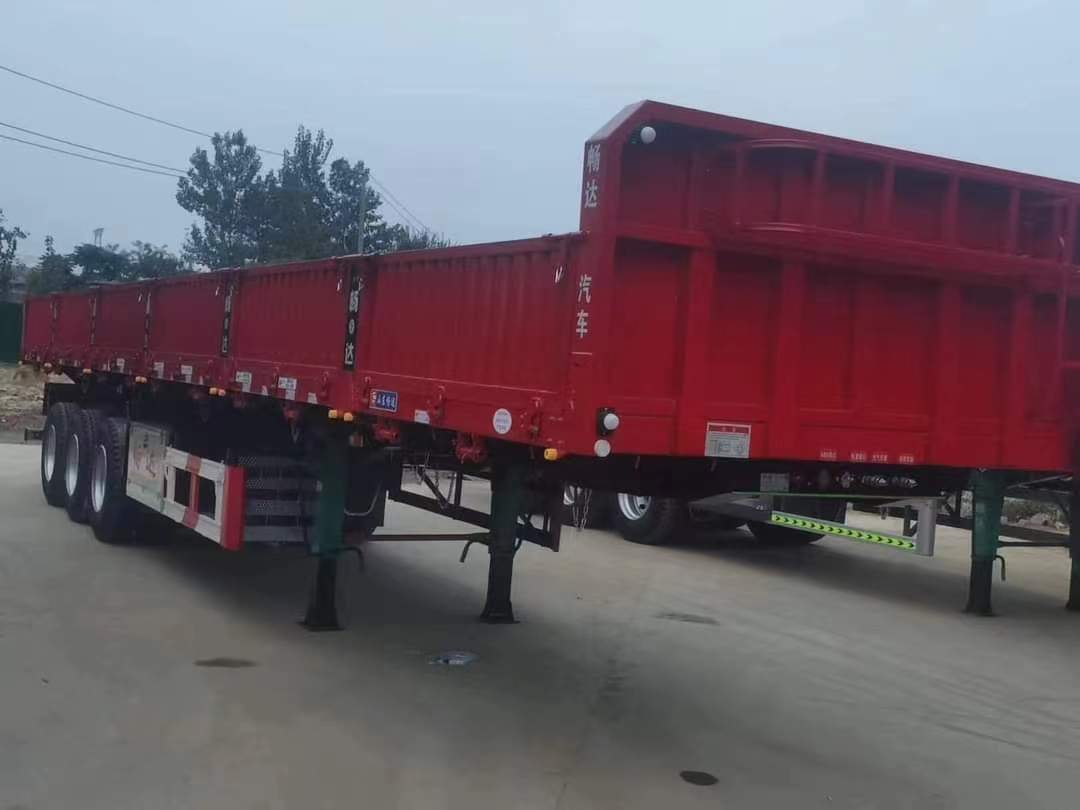 13-meter straight beam and railing semi-trailer