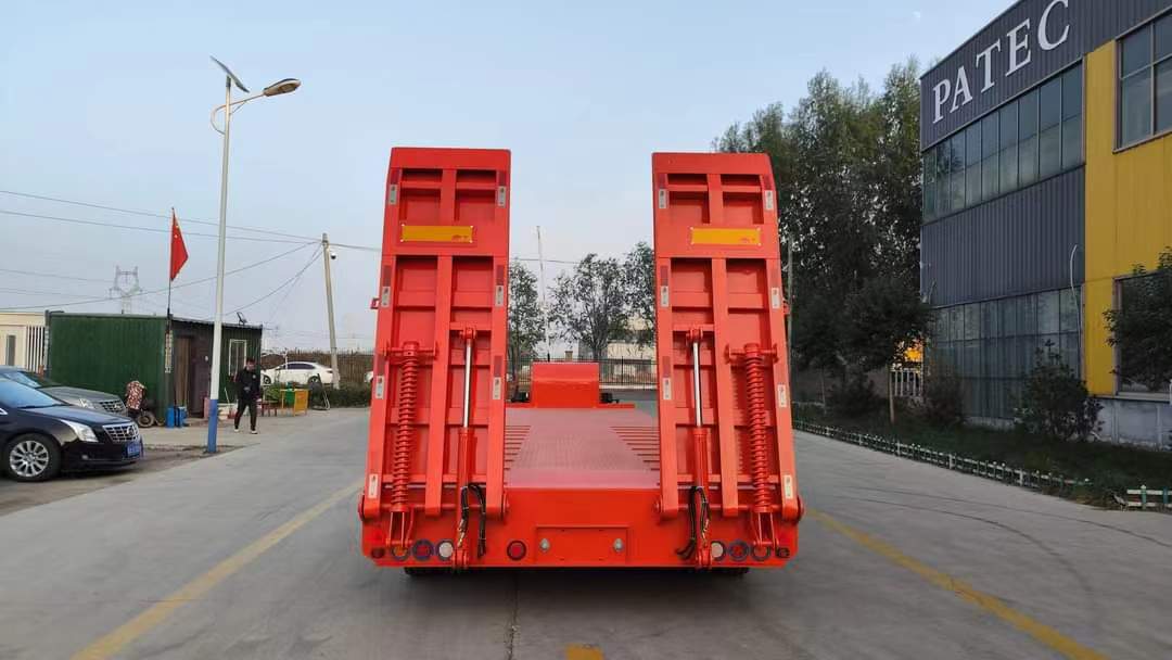 13-meter high and low style engineering board semi-trailer